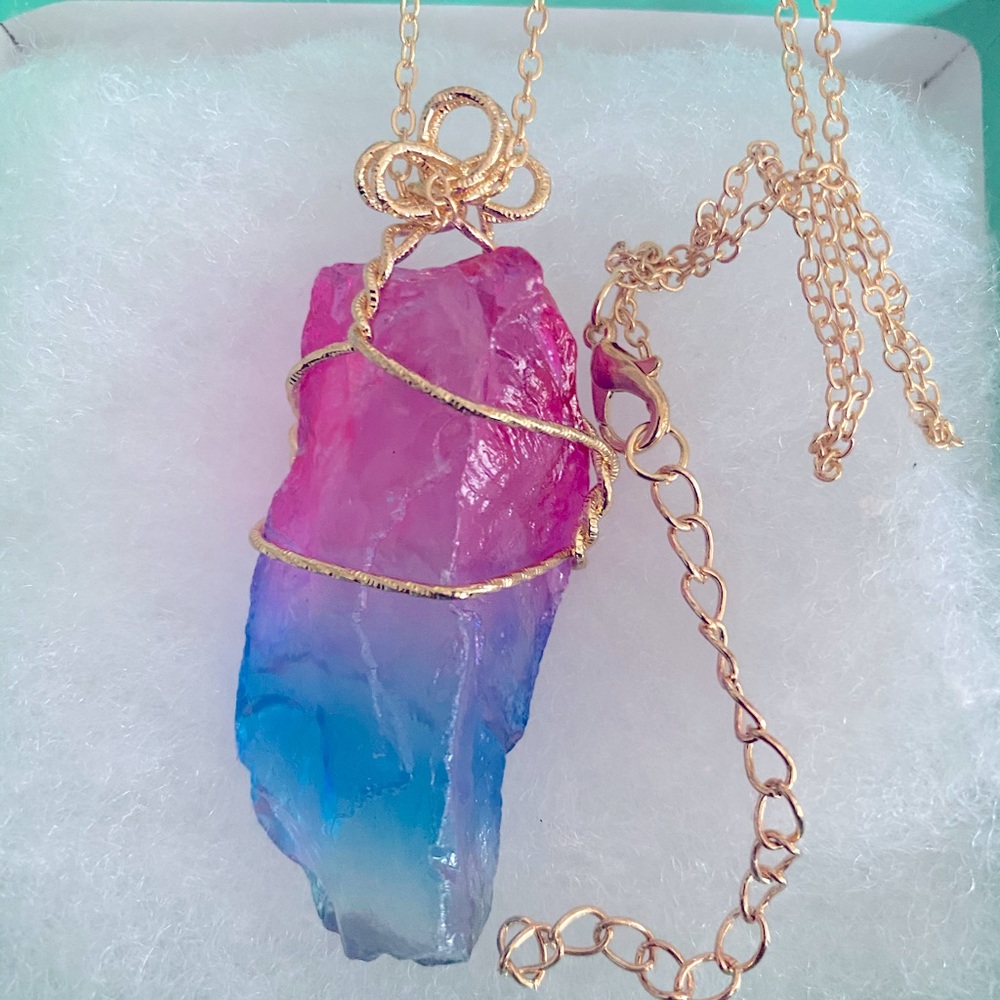 Rainbow Quartz gold tone necklace 18”